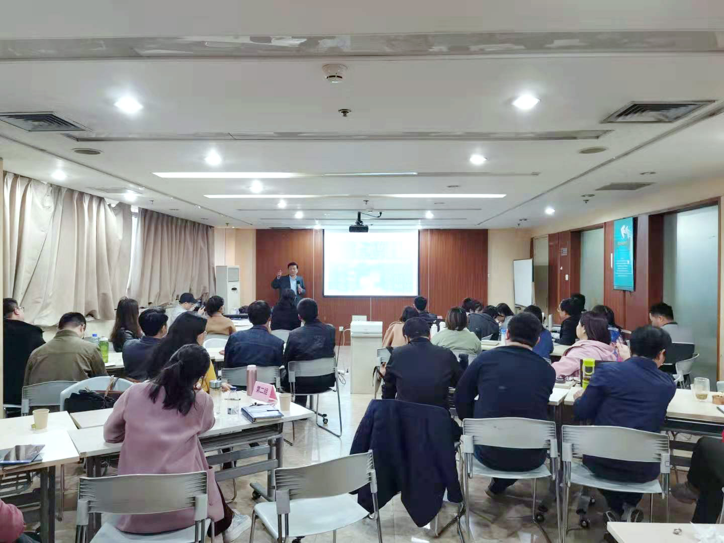 欧美乱妇日本无乱码特黄大片