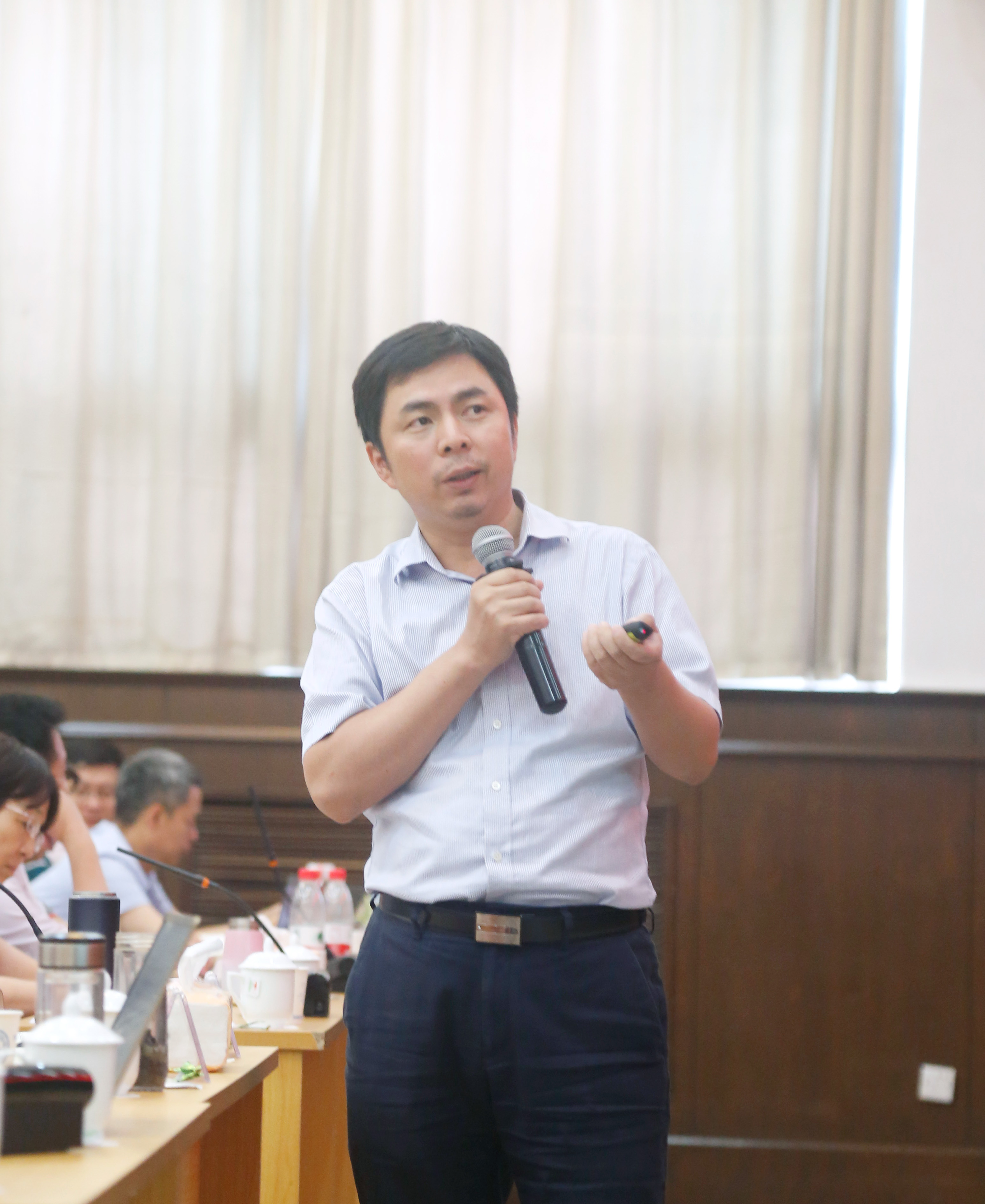 欧美乱妇日本无乱码特黄大片